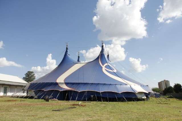 Com lona armada ao lado da Feira Central, Circo Kroner estreia neste feriad&atilde;o