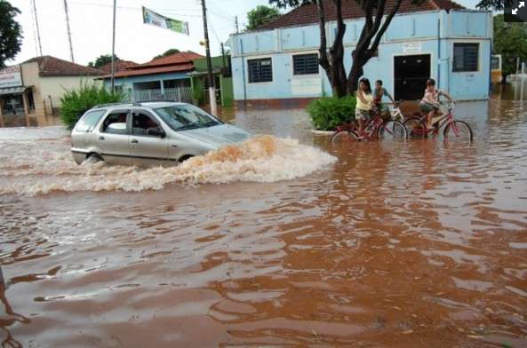 Prefeito analisa amanh&atilde; se decreta situa&ccedil;&atilde;o de emerg&ecirc;ncia em munic&iacute;pio