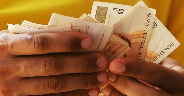 Sal&aacute;rio de dezembro poder&aacute; ser sacado na sexta-feira, diz prefeitura