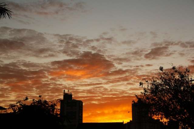 Quinta amanhece com temperatura amena e previs&atilde;o &eacute; de tempo nublado em MS
