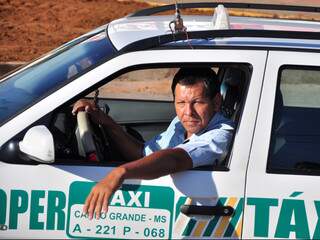 Para taxista, quem vem da Praça Cuiabá pode ter dificuldades em entrar na avenida. (Foto: João Garrigó)