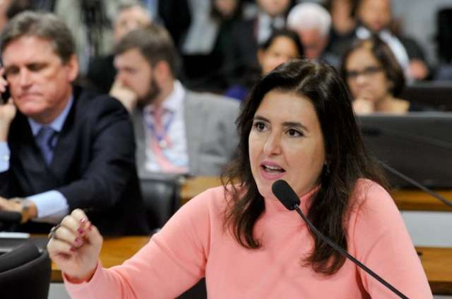 Comiss&atilde;o no Senado espera votar calend&aacute;rio do impeachment nesta segunda