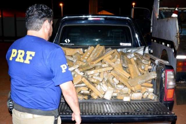 Homem &eacute; preso com 320 quilos de maconha e diz que levaria droga para Para&iacute;ba