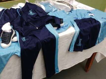 Por irregularidades, prefeitura anula licitação de uniformes escolares