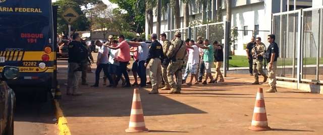 Mantido na pris&atilde;o chefe do contrabando preso durante casamento