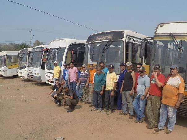 Empresa entra em greve e deixa mais de 400 alunos sem transporte escolar