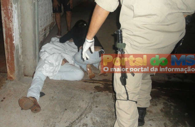  Ap&oacute;s discuss&atilde;o por som alto, jovem &eacute; morto por PM de folga