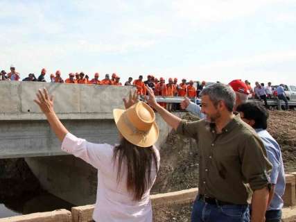 Paraguai inaugura 40 km de rodovia porta de entrada da Rota Bioceânica