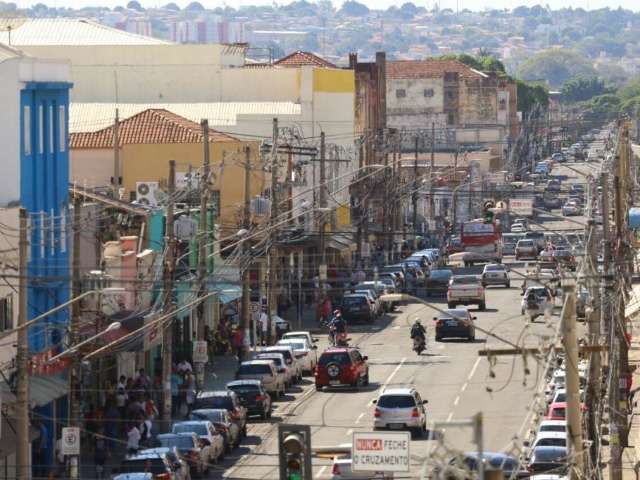 No feriad&atilde;o, mercados e shopping abrem e setor p&uacute;blico tem folga prolongada