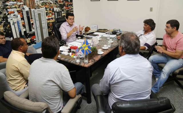 Dirigentes buscam apoio da prefeitura para futebol da Capital