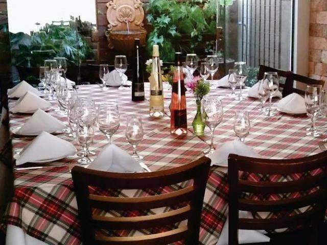 Restaurantes descartam reservas e v&atilde;o atender casais por ordem de chegada