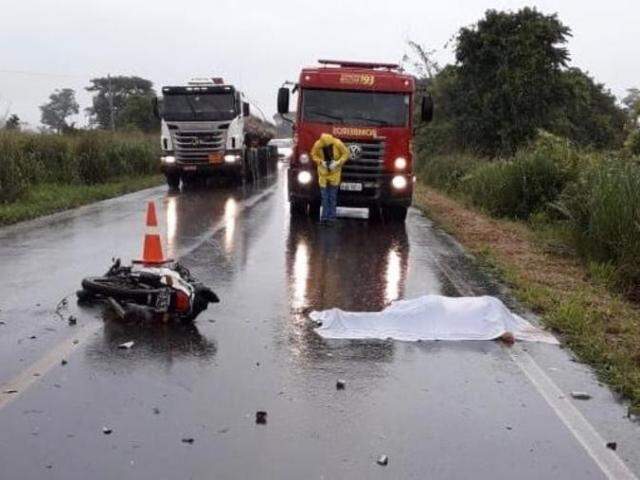 Motociclista Que Morreu Ao Bater De Frente Carreta Tinha 50 Anos