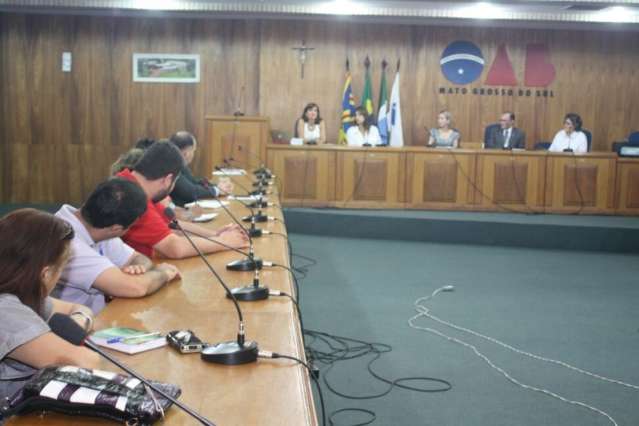 Muta&ccedil;&atilde;o de &ldquo;dom&eacute;stica&rdquo; para &ldquo;diarista&rdquo; n&atilde;o cola, dizem advogados