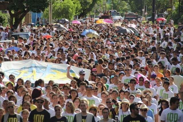 Mais de 2 mil pessoas se unem em passeata no dia do jovem adventista