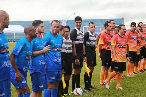 Com Cafu em campo, Marquinhos Trad abre o placar do Jogo do Bem