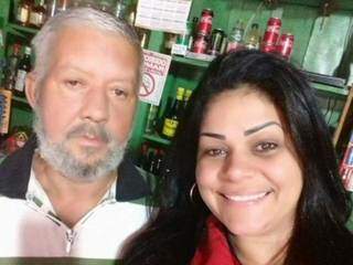 Lula e uma de suas filhas em bar que hoje é tocado pela família (Foto: Arquivo Pessoal)