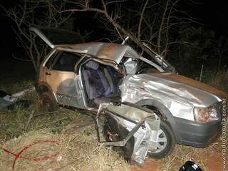  Quatro pessoas ficam feridas e uma morre em capotamento na BR-262