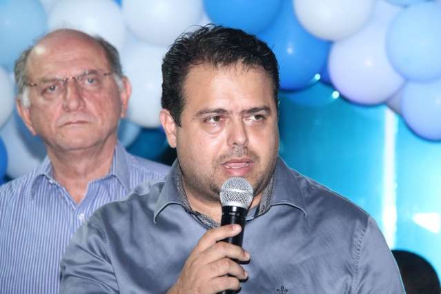 Aposentada com suspeita de gripe A aguarda h&aacute; tr&ecirc;s dias vaga em hospital