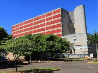 Hospital Regional, em Campo Grande, que deve ter anexo de reabilitação. (Foto: Arquivo)