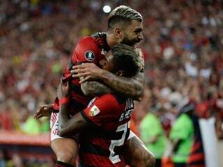 Gabriel comemorando o seu gol durante a partida. (Foto: Alexandre Vidal / Flamengo) 