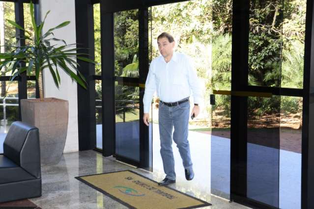 Ao levar documentos ao TCE, Bernal chama CPI do calote de exagero