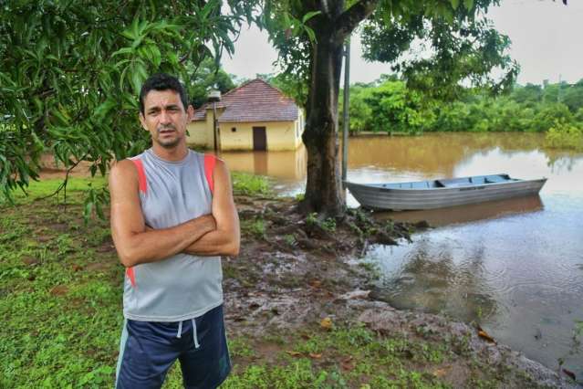 Cheias do rio que, em 1920, levou de barco convidados &agrave; Igreja Matriz