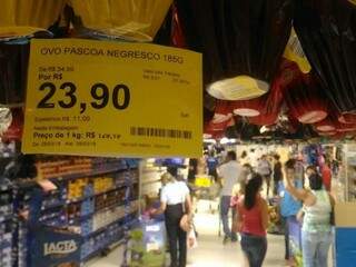 Lojas já oferecem produtos com descontos em Campo Grande. (Fotos: Kleber Clajus)