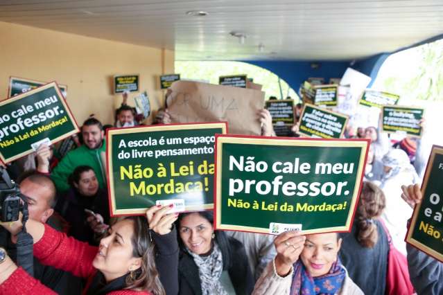 Rede Municipal de Ensino da capital comemora o veto &agrave; Lei da Morda&ccedil;a