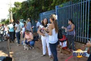 No ano passado, evento reuniu centenas de donos contrário ao sacrifício de cães (Foto: Arquivo)