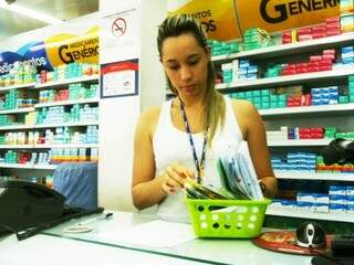 Farmacêutica, Camila Gozales confirma que os casos aumentaram na cidade. (Foto: Elverson Cardozo)