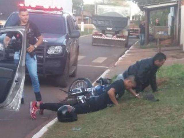Bandidos s&atilde;o rendidos pela policia ao tentar anunciar roubo a mercado 