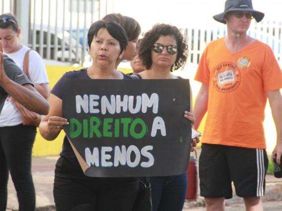 Reforma precariza rela&ccedil;&otilde;es e n&atilde;o gera emprego, dizem contr&aacute;rios &agrave; medida