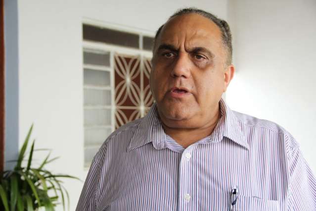 Servidores forjaram atestado m&eacute;dico at&eacute; para ir &agrave; praia, diz secret&aacute;rio