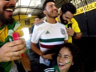 Com mexicano chorando e argentino cornetando, Brasil aumentou torcida contra