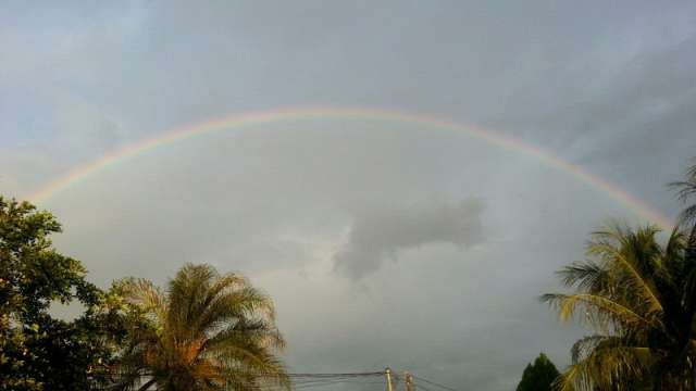 Moradora do Cai&ccedil;ara registra linda imagem de arco-&iacute;ris