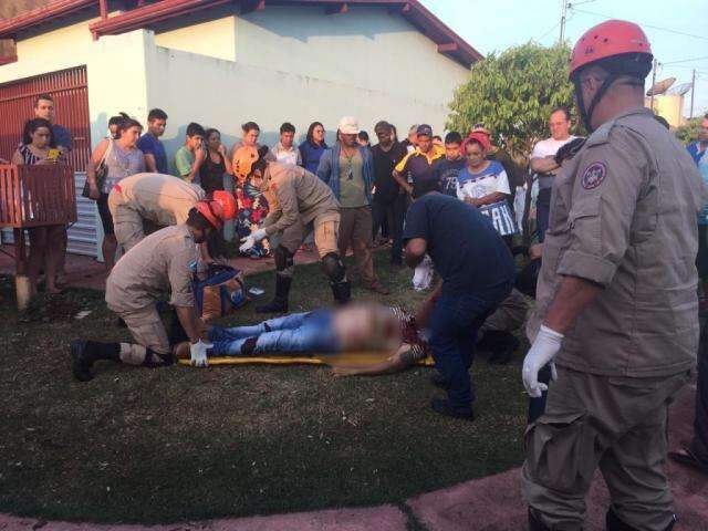 Motociclista &eacute; ferido a tiros por pistoleiros na fronteira