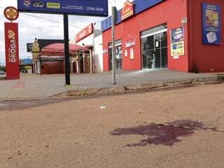 Adolescente foi executado nas proximidades da Rua da Divisão, no bairro Parati, em Campo Grande (Foto: Kisie Ainoã)