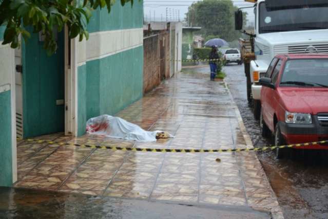 Briga de usu&aacute;rios de drogas em bar acaba com um morto no Guanandy