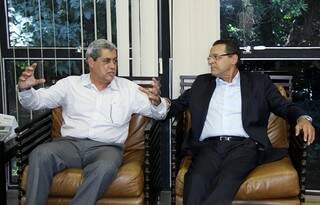 Governador André Puccinelli e deputado federal Henrique Alves durante reunião nesta quarta. (Foto: Edemir Rodrigues/Divulgação)