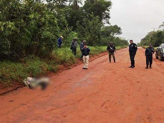 Homem &eacute; enforcado e corpo abandonado em estrada vicinal na fronteira 