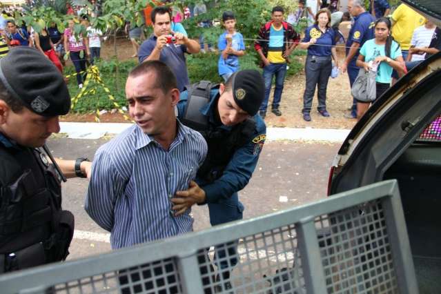 Homem se passa por Guarda Municipal e &eacute; preso durante desfile 