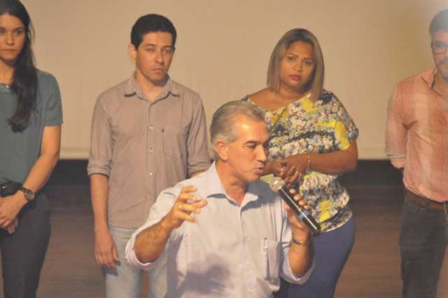 Reinaldo fala da estrutura nas escolas, mas diretoras apontam outros problemas
