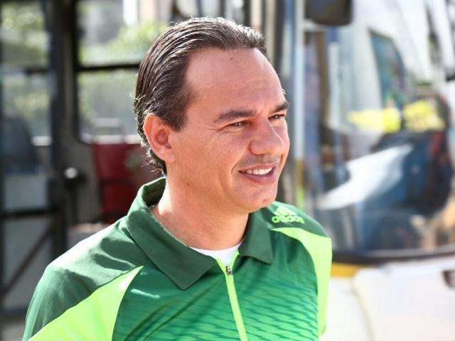 A partir de hoje, motoristas do Uber s&atilde;o clandestinos, avisa Marquinhos Trad