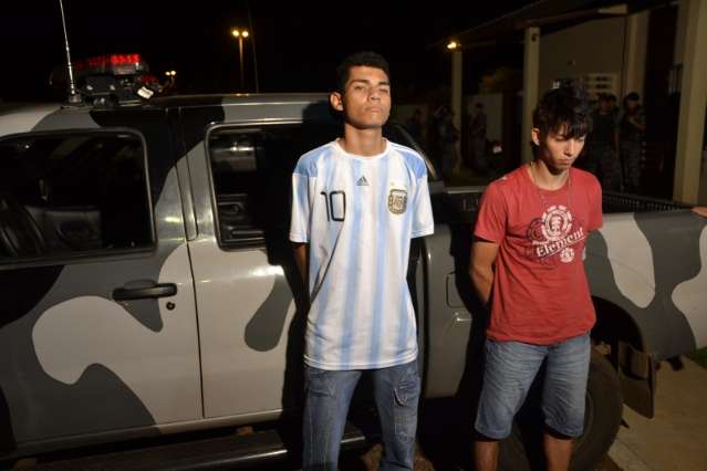 Adolescente suspeito de ataque a pr&eacute;dio da PM se entrega &agrave; Pol&iacute;cia