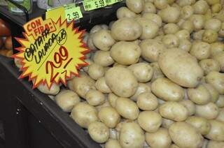 Batata, um dos itens mais consumidos, está 46% mais caro. (Foto: Marcelo Calazans)
