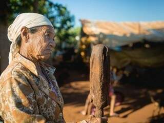 Anciã do território Guyraroka, no município de Caarapó (Foto: Ruy Sposati/Cimi)