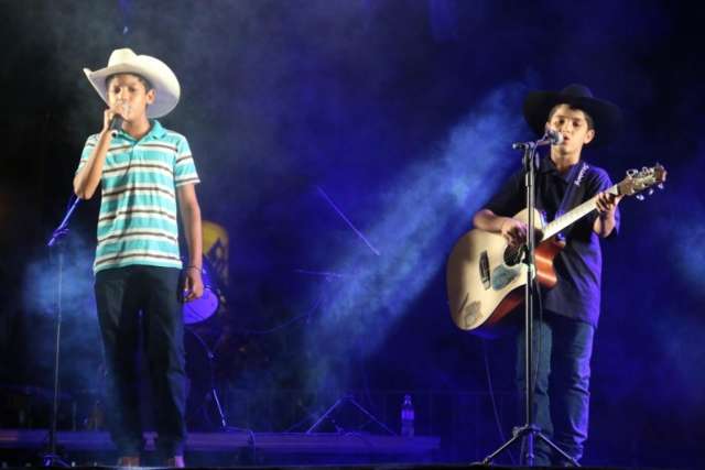 Festival da Guavira re&uacute;ne 6 mil pessoas e &uacute;ltimo dia tem shows regionais