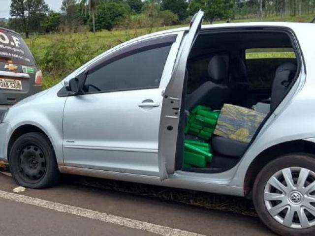 DOF apreende carro furtado em Curitiba com quase 400 kg de maconha