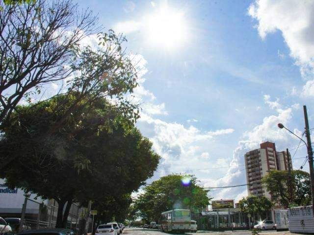 Previs&atilde;o &eacute; de chuva at&eacute; sexta e calor no fim de semana