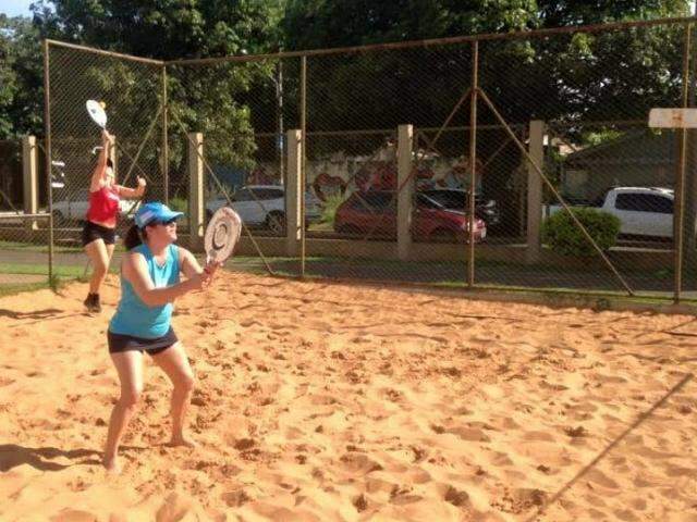 Estadual de beach tennis ter&aacute; disputas em sete categorias no Belmar Fidalgo